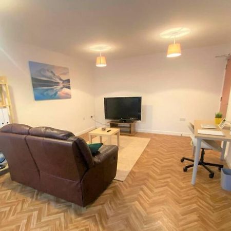 The Onyx Suite - 1 Bed Apartment W/ Free Parking Cardiff Dış mekan fotoğraf